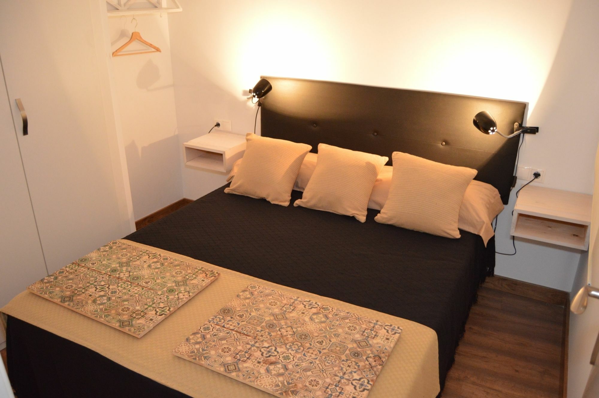 Tarragona Suites Mediona Eksteriør bilde