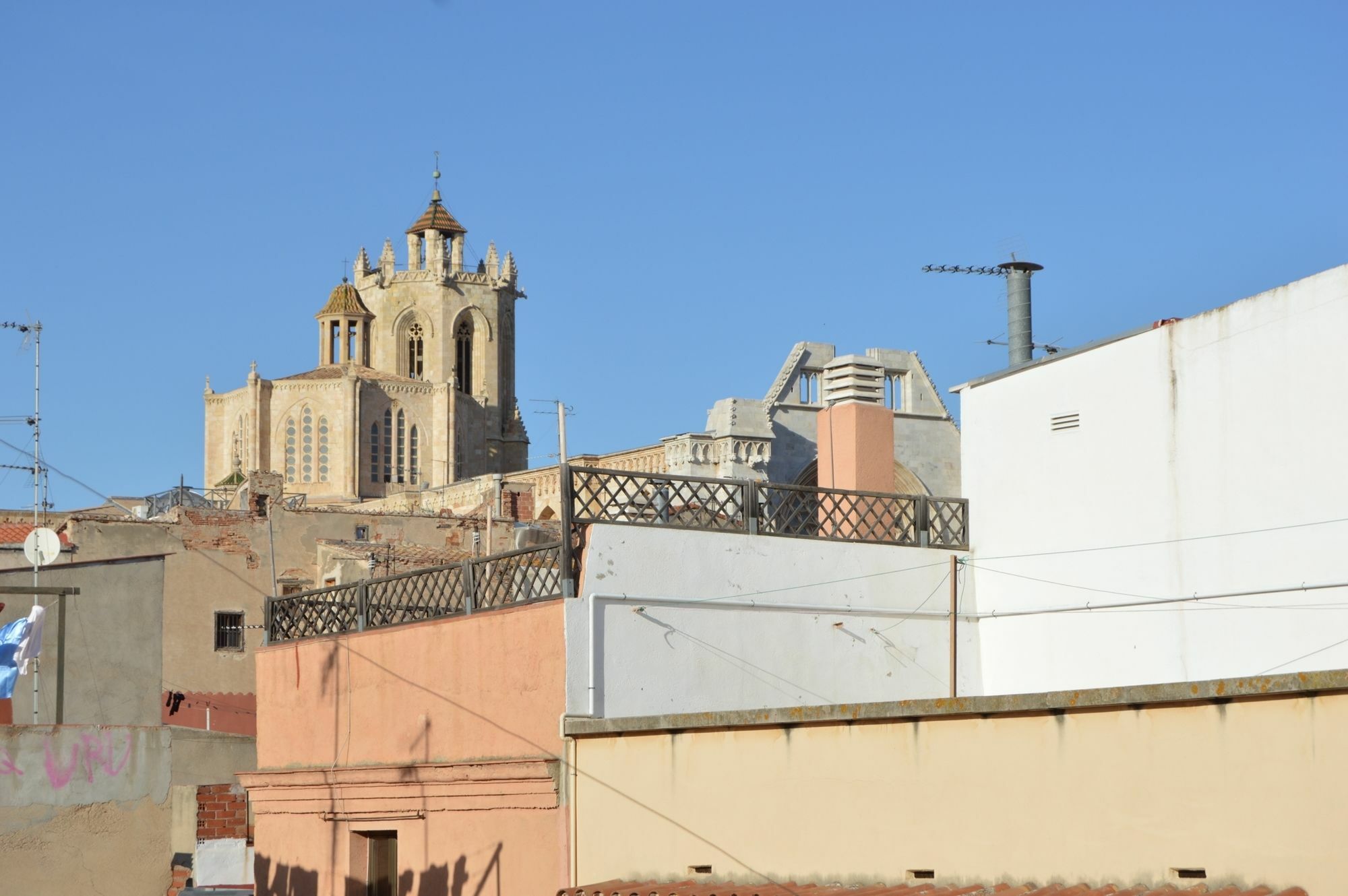 Tarragona Suites Mediona Eksteriør bilde