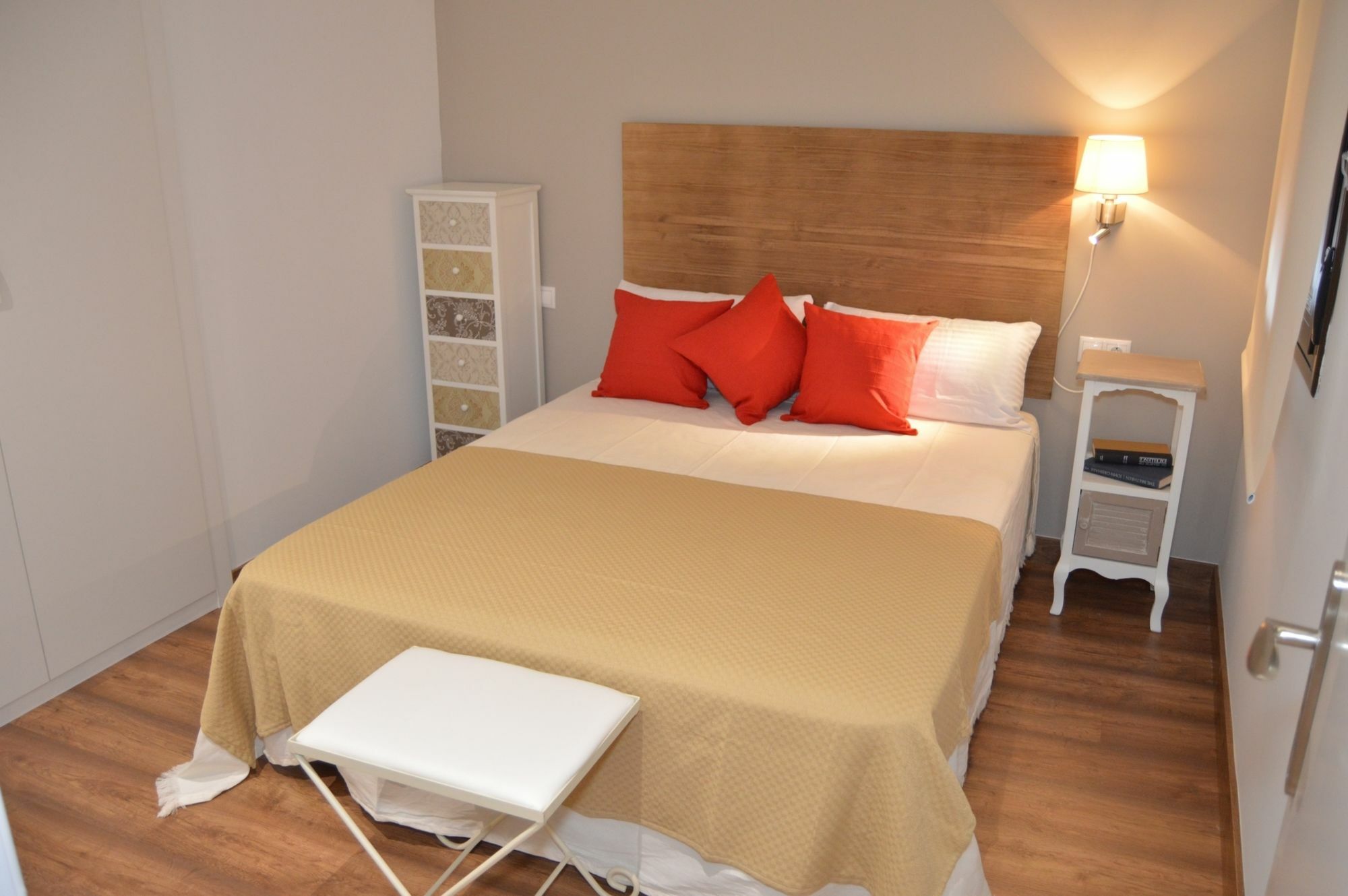 Tarragona Suites Mediona Eksteriør bilde